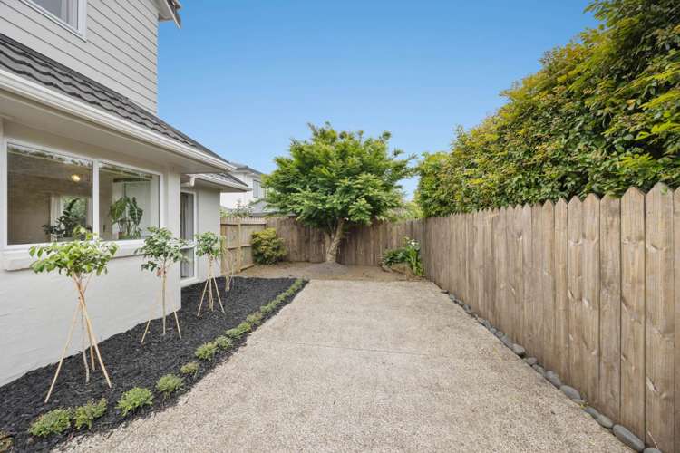 2/26 Headcorn Place Botany Downs_27