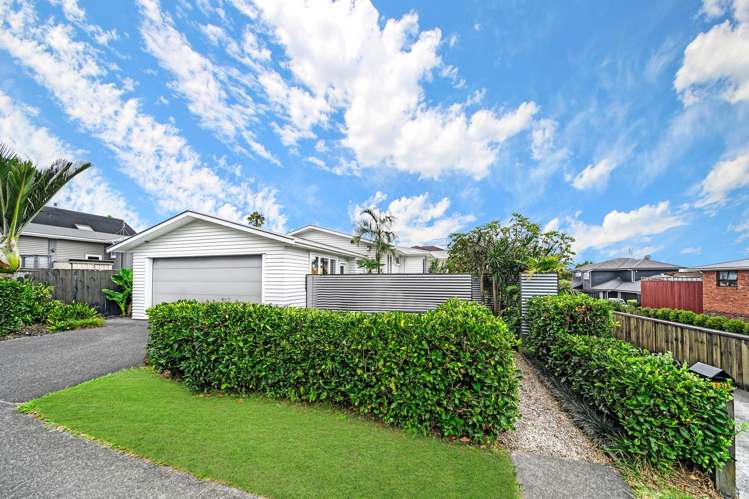 11 Bradbury Road Botany Downs_20