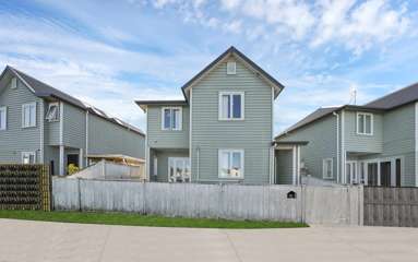 10 Warbler Crescent_1