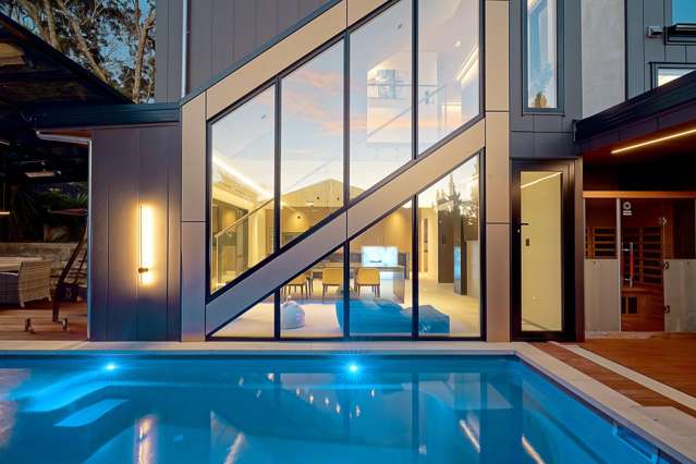 Remarkable Executive Residence above Orakei Basin