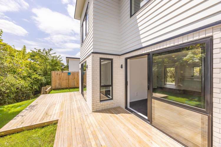 2/40A Exeter Street Glenview_30
