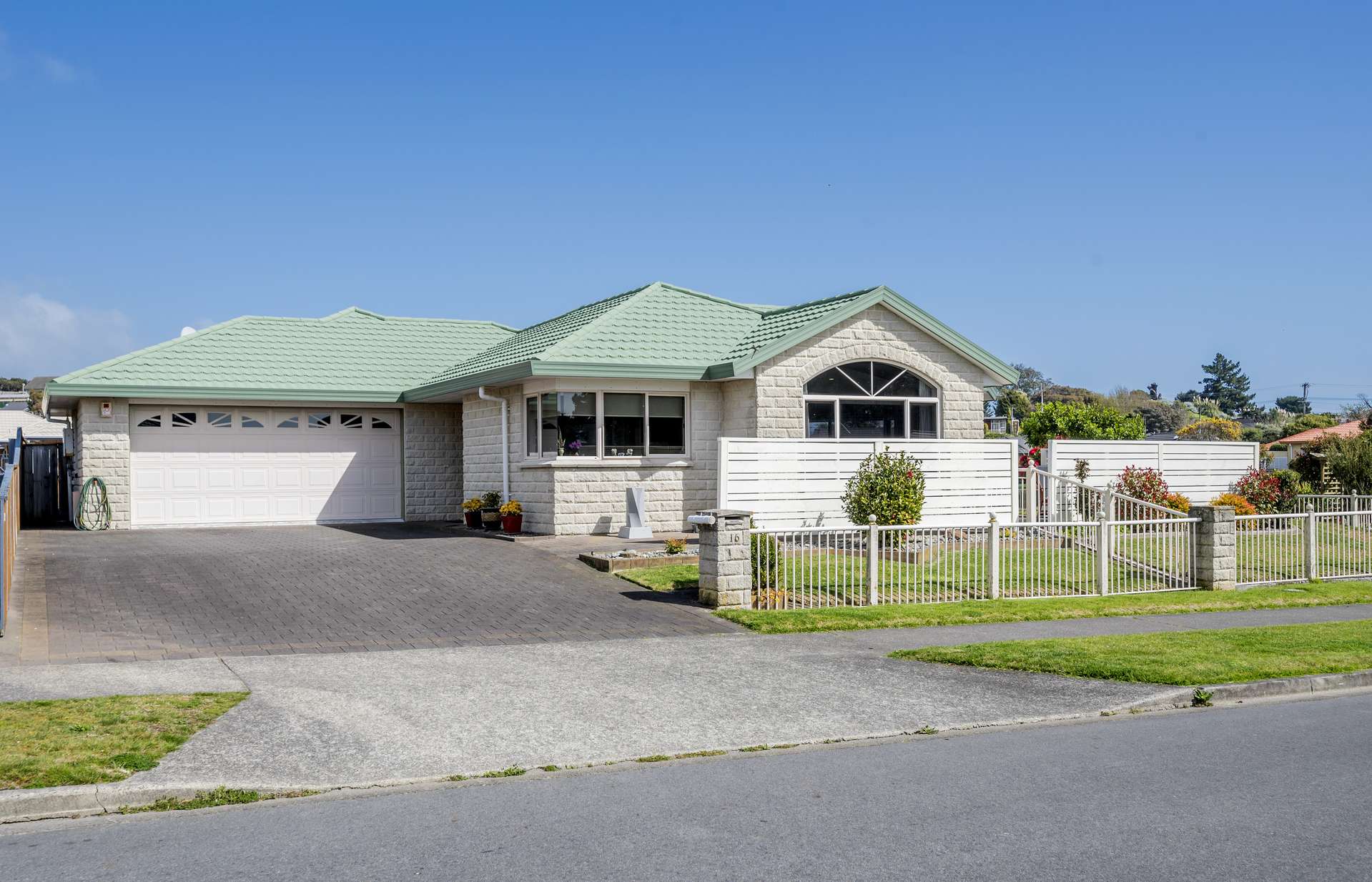 16 Harry Shaw Way Raumati South_0