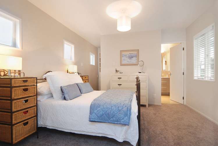 2/19 Waiatarua Road Remuera_13