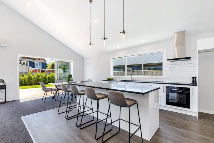 23a Oregon Drive Brown Owl_5