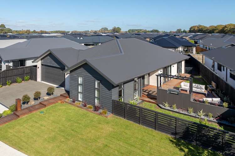 13 Stackwood Avenue Woodend_25