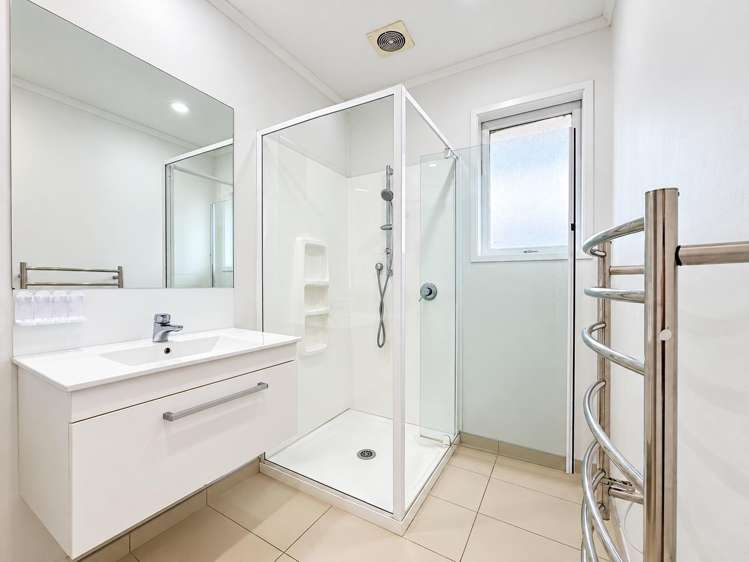 4/6 Bracken Avenue 塔卡普纳奥克兰新西兰_5