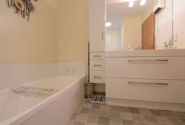 2/2 Dart Place Fernhill/Sunshine Bay_10