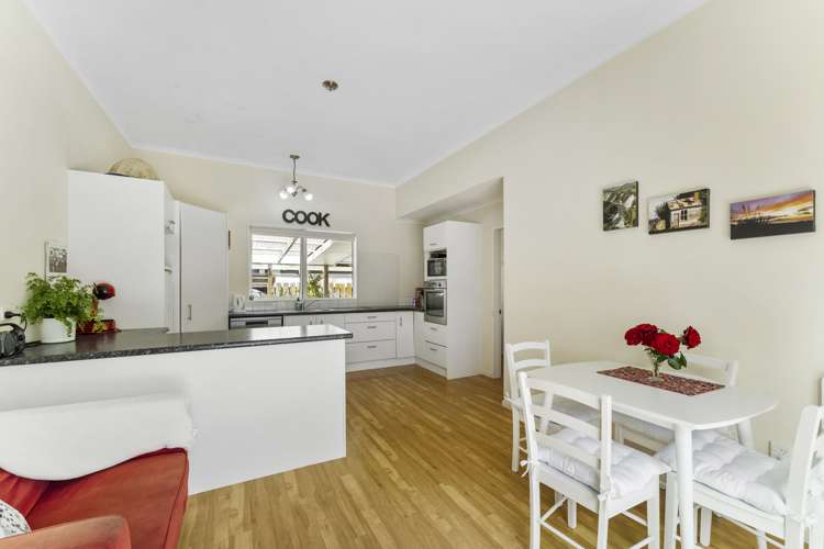 20 Kiharoa Street Otaki Beach_10