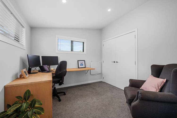 25 Mayfair Crescent Mairangi Bay_17