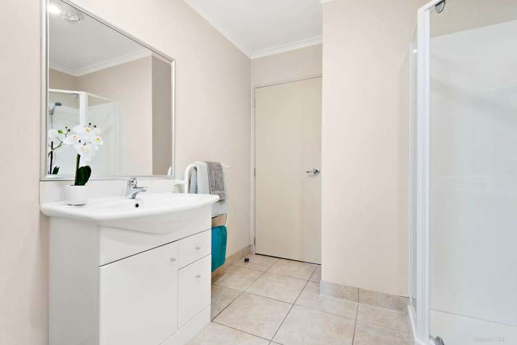 17/1 Piriti Drive Te Atatu Peninsula_9