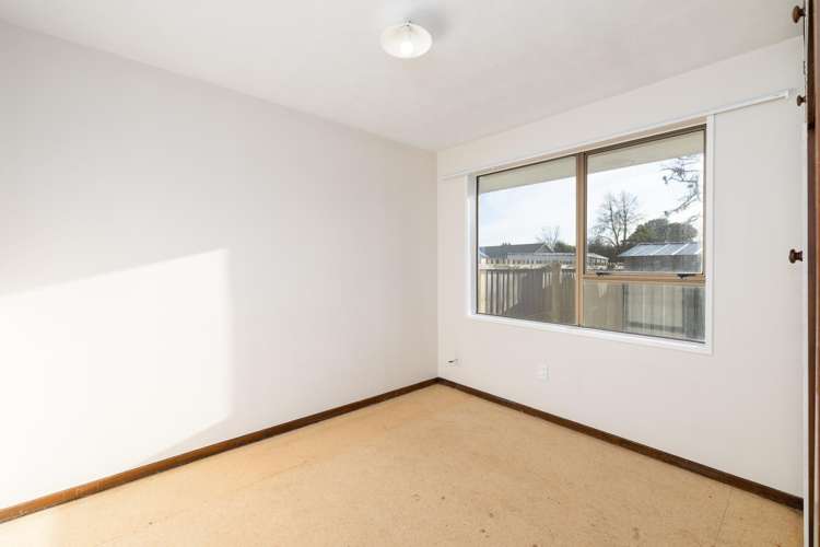 2/5 Quinton Place Bishopdale_9