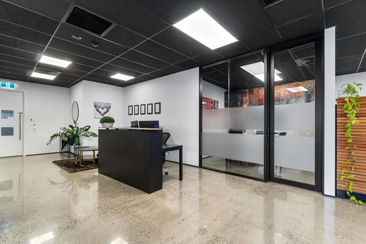 678 Victoria Street_0