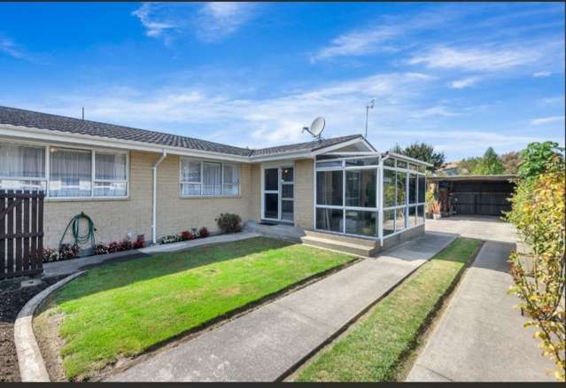 Fully furnished, short term (2 mth) 3 bed Unit