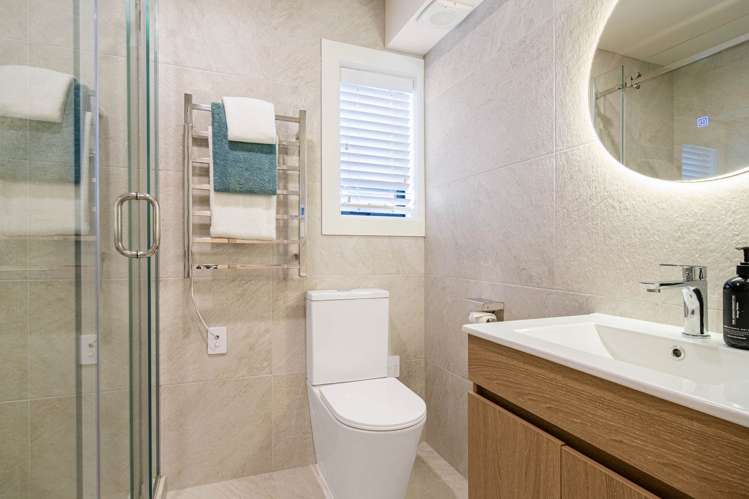 33 & 33B Ballymore Drive Pinehill_16