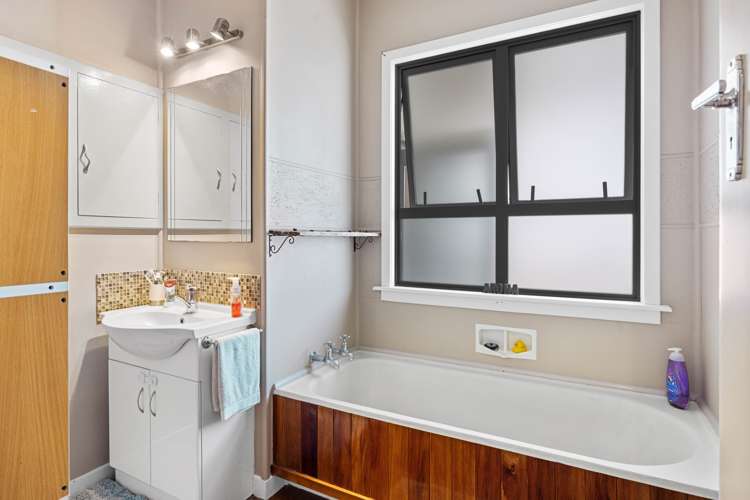 11 Tasman Street Opunake_16