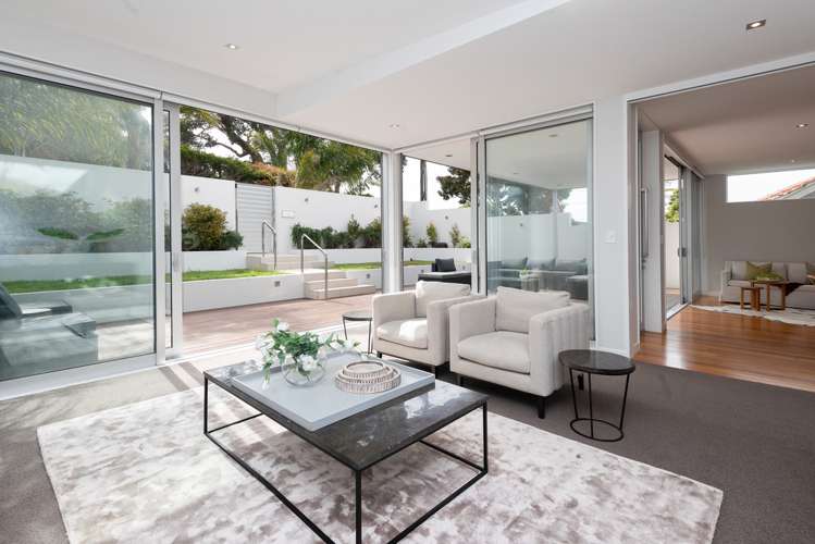 33 Luplau Crescent Cockle Bay_21