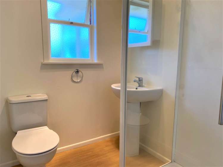 2/17 Frieston Road Milford_7