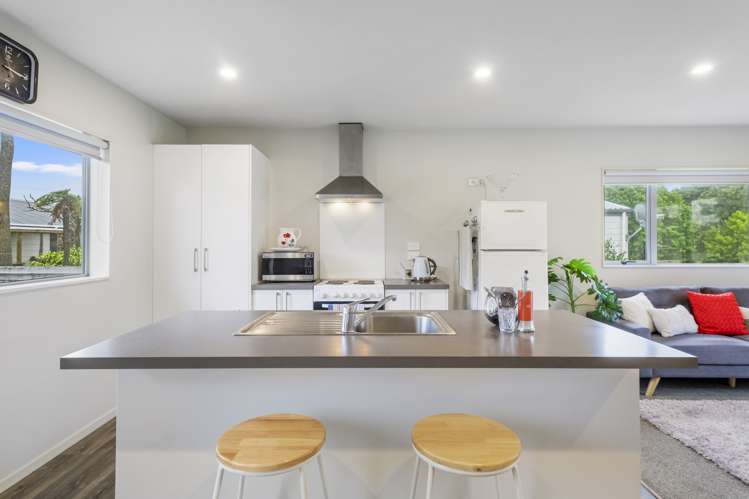 2/1 Clarice Place Takanini_9