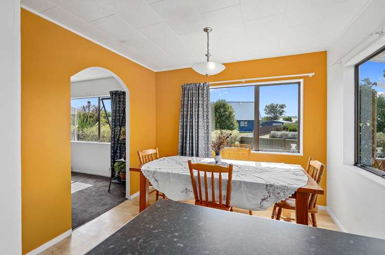 11 Simcox Street Otaki Beach_10