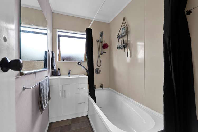 19 Chartwell Drive Eltham_10