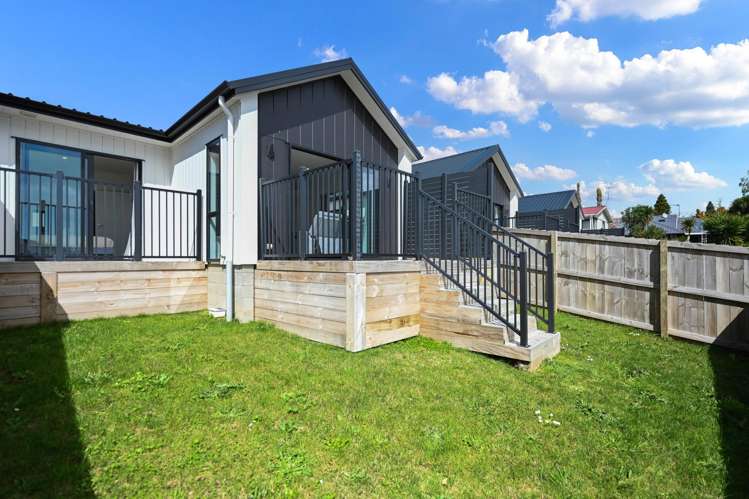 2/18 Church Road Pukete_24