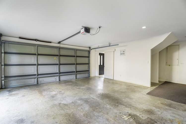 8 Admiralty Rise Gulf Harbour_25