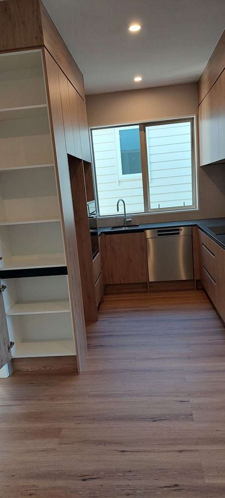 1b Taupiko Place Green Bay_13