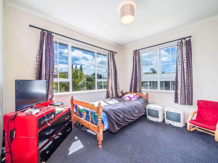 9 Tiroroa Avenue Te Atatu South_16