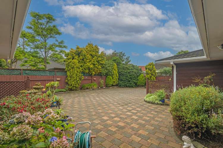 2 Hillgrove Place Fitzherbert_1