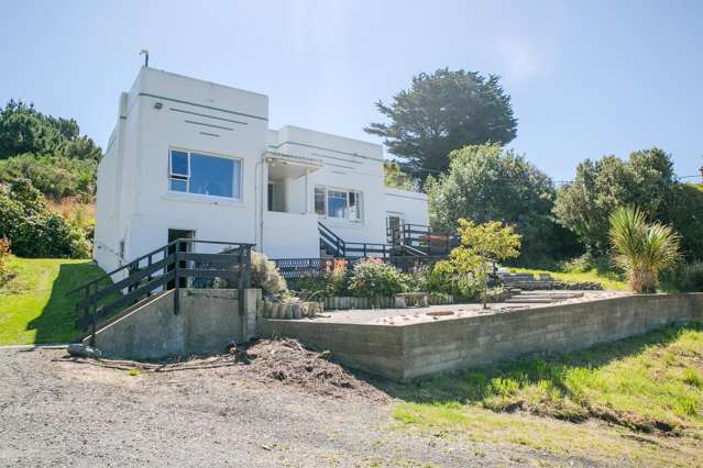 A PRIVATE OASIS IN TOWN