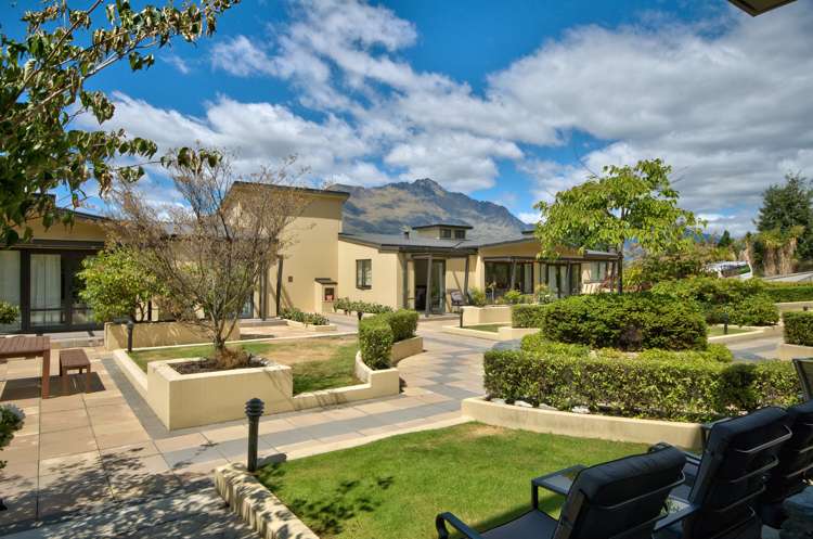 606/34 Lake Esplanade Queenstown_13