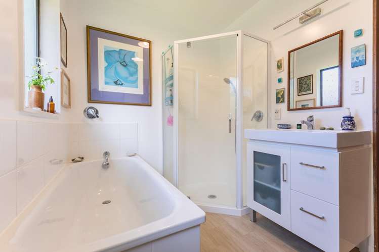 13 Forest Road Raumati South_17