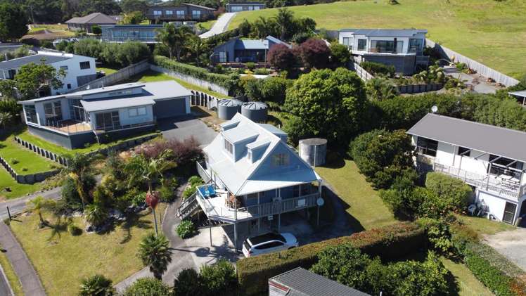 5 Dudley Crescent Cable Bay_12