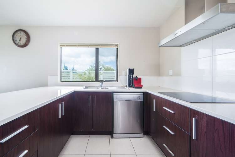 12 Riverglade Parkway Te Atatu South_10