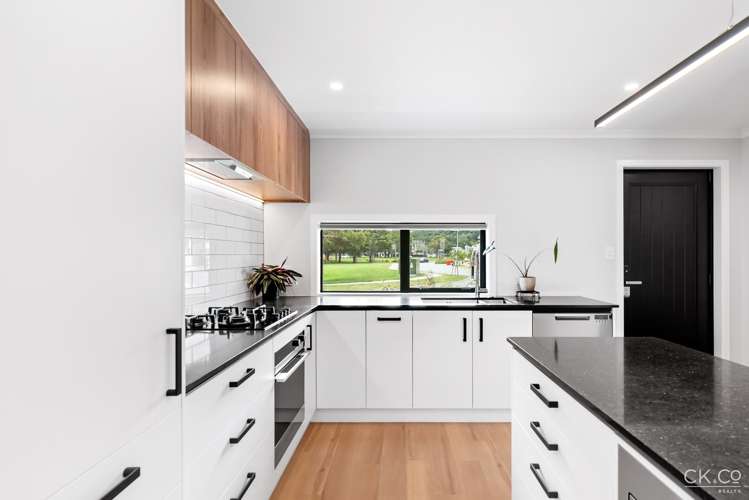 7 Mawai Hakona Drive Wallaceville_9