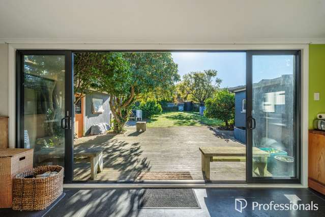 Family Living with Space, Sun and Style