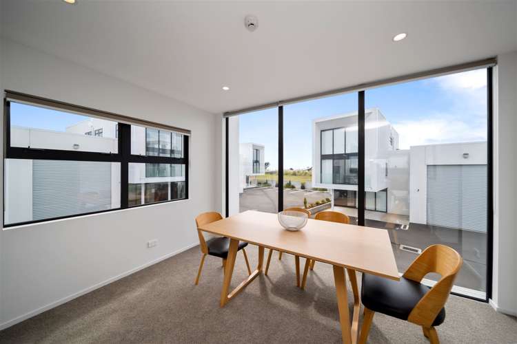 2/86 Hurlstone Drive Taranaki_7