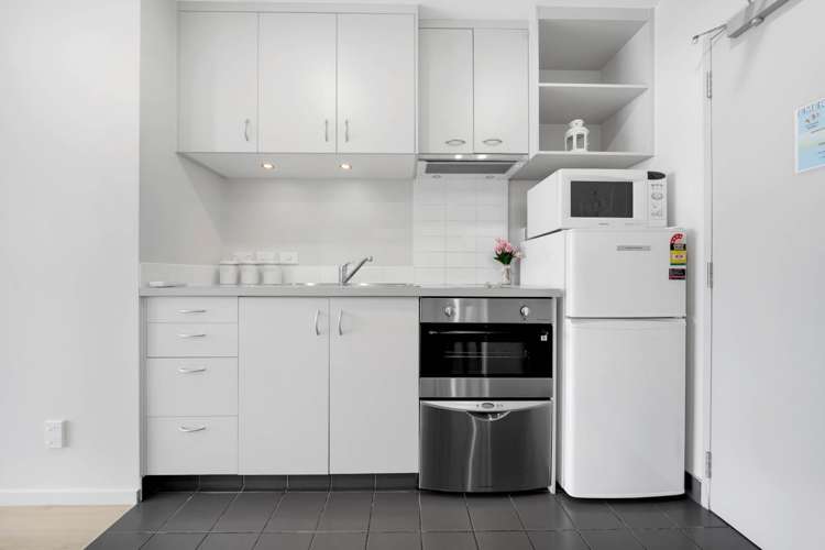 601/17 Amersham Way Manukau_11