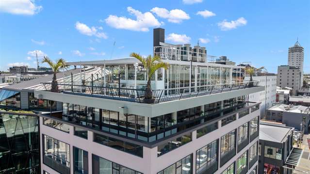 Pink Lady Rooftop Bar