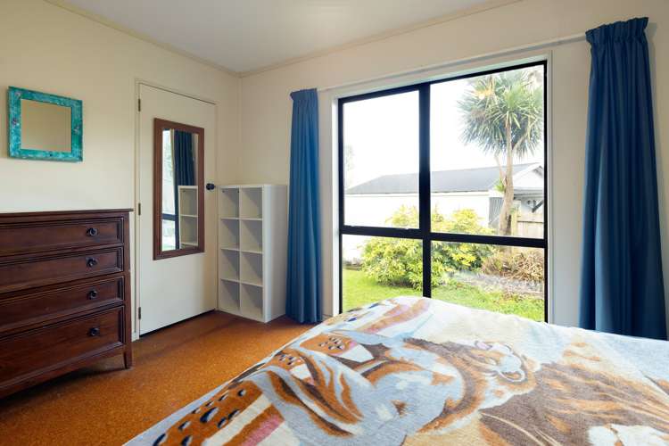 13 Point Street Raglan_9