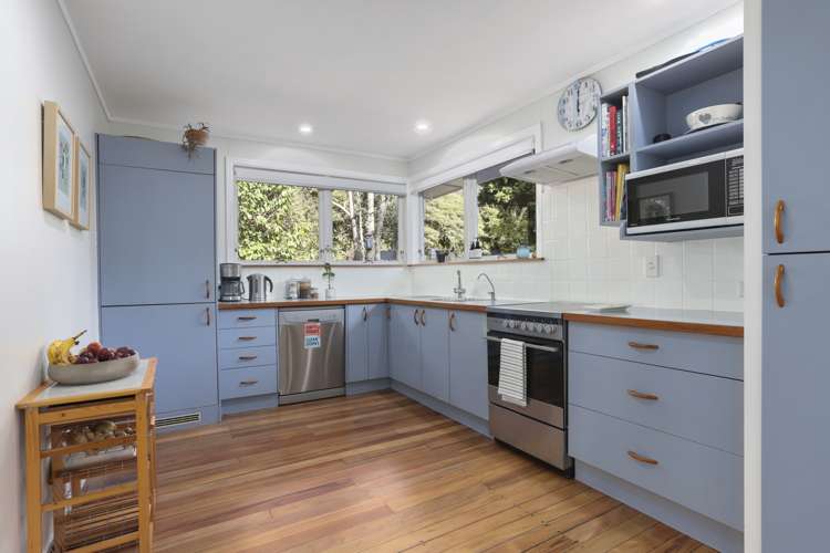 2 Waima Crescent Titirangi_11