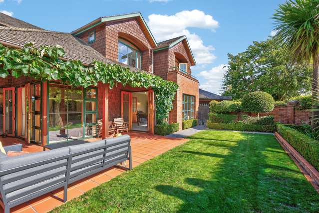 Iconic Estate on Myrtle Street