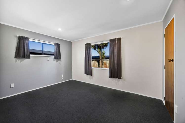 7 Swansea Road Stratford_13