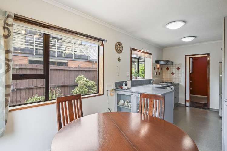 68 Lake Terrace Road Burwood_5