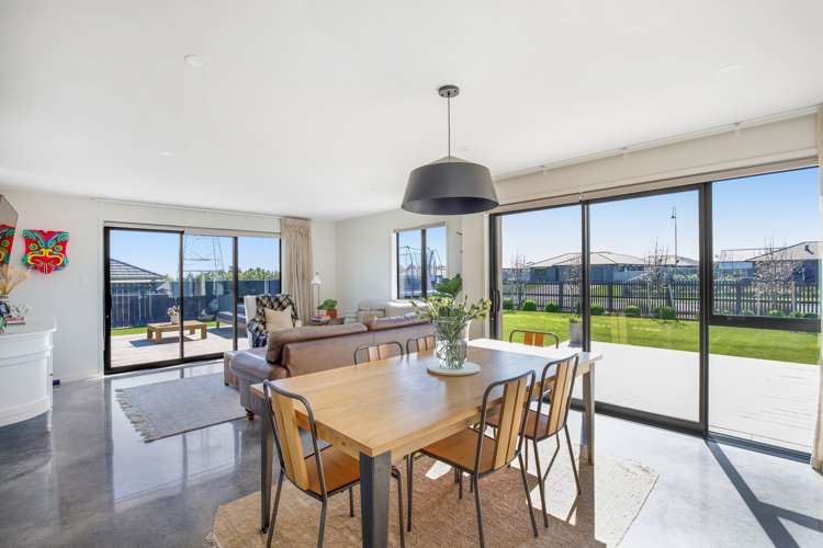 29 Honeyfield Drive Whalers Gate_8