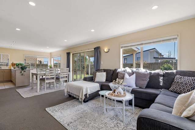 34 Aitkenhead Court Parakai_2