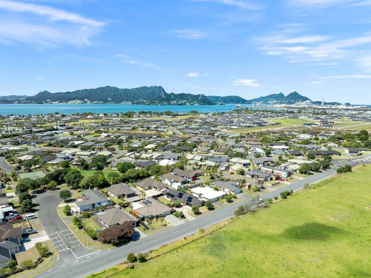 47 Pyle Road West One Tree Point_31