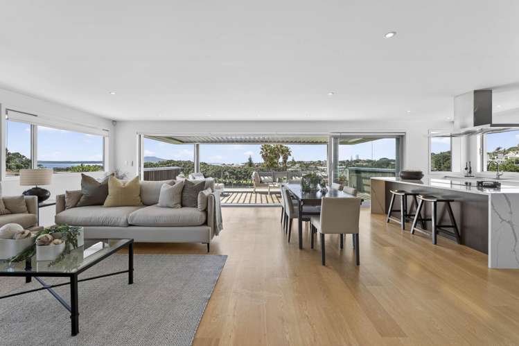 7 Commodore Parry Road Castor Bay_6