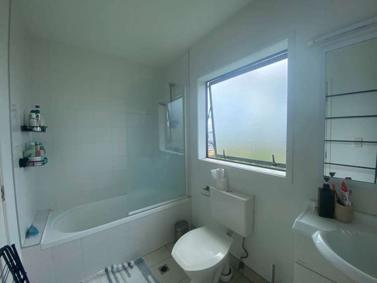 2c/8 Crown Lynn Place New Lynn_6