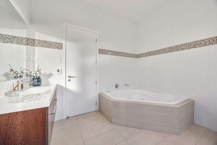 61B Rautahi Terrace Redvale_39